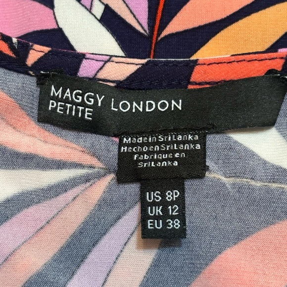 Maggy London Leana Wrap Dress in NV/Fiesta print. NWT size 8P. - Picture 5 of 16